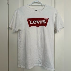 Levi’s T-shirt